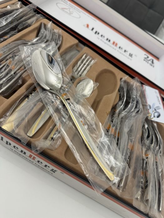 Столовый набор , ложки , вилки