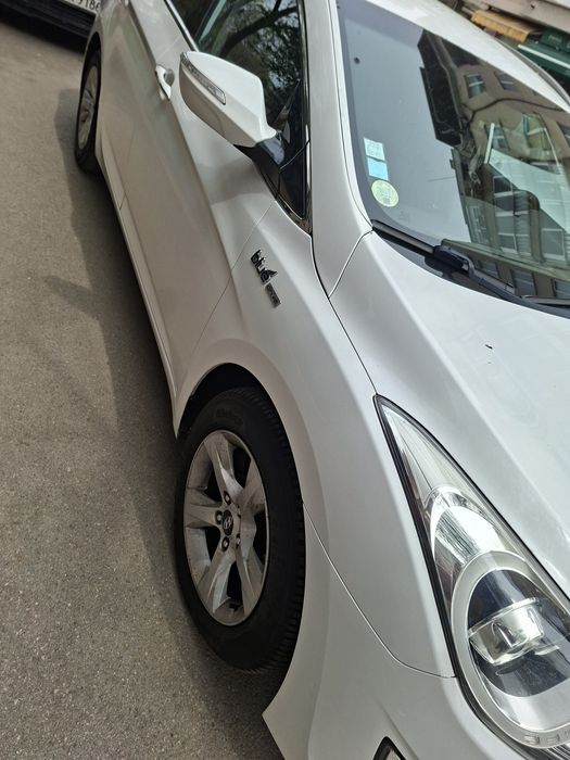 Hyundai I40 1.7 дизел 2014 година
