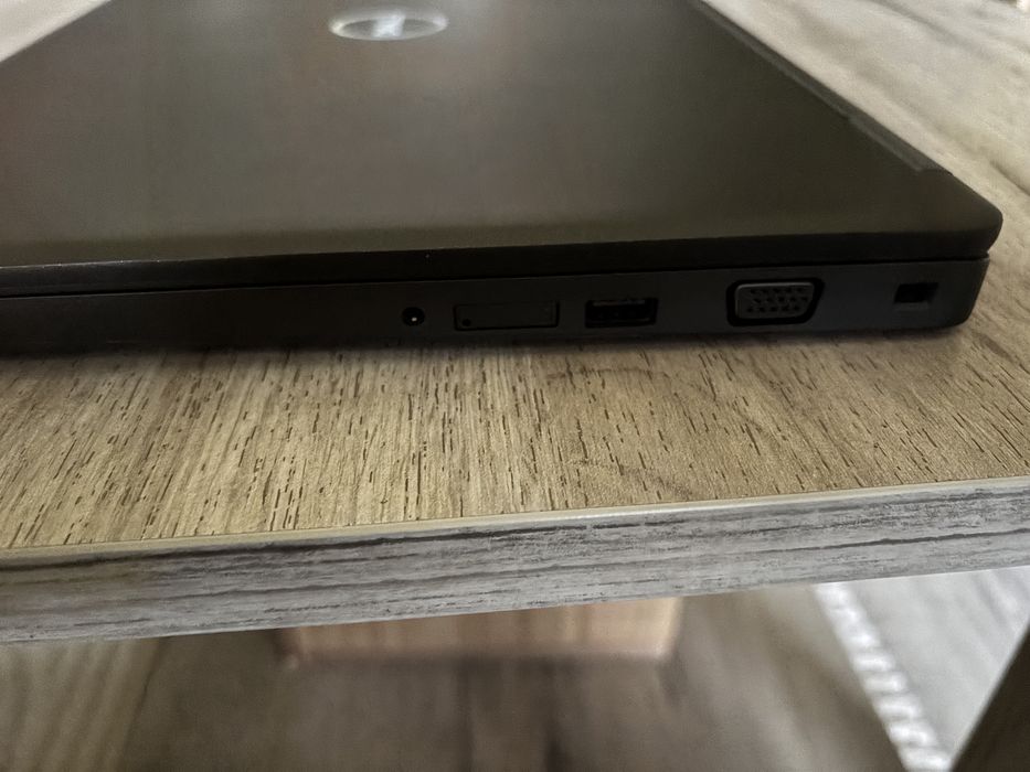 Лаптоп Dell Latitude 5580