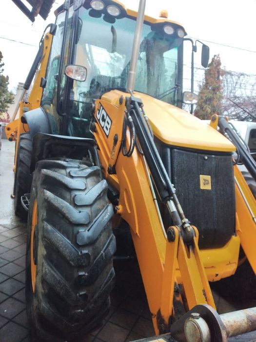 De închiriat utilaje