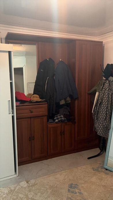 Продается шкаф прихожка