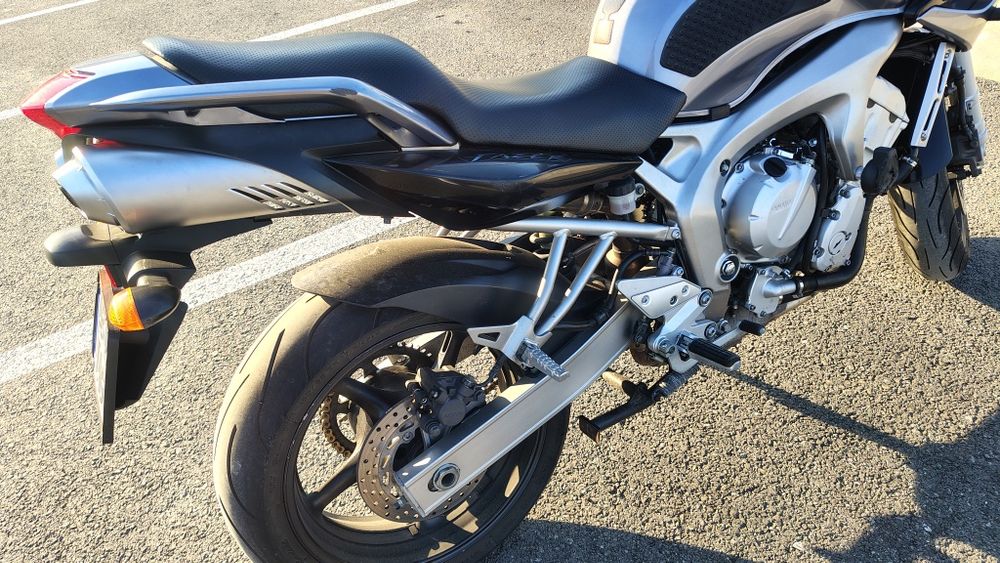 Yamaha FZ6S 2005