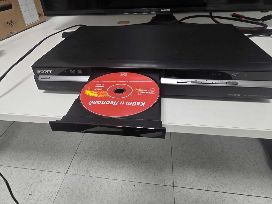 DVD Sony model - RDR - GX350, записващо