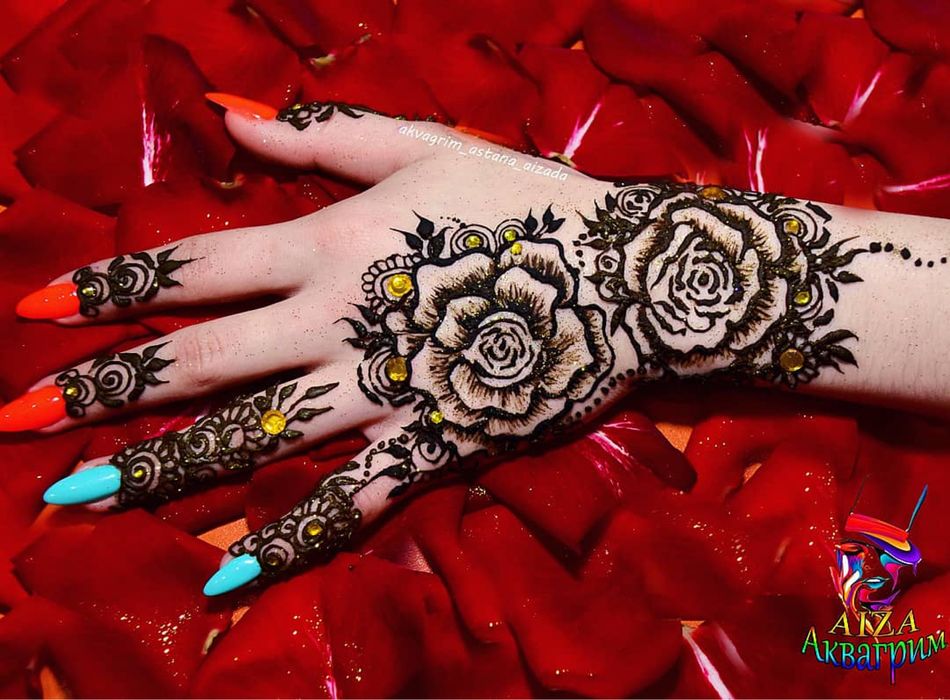 Мехенди росптсь хной Астана