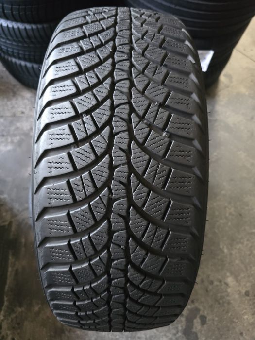 Kumho 215/55 R17 98V MS iarnă