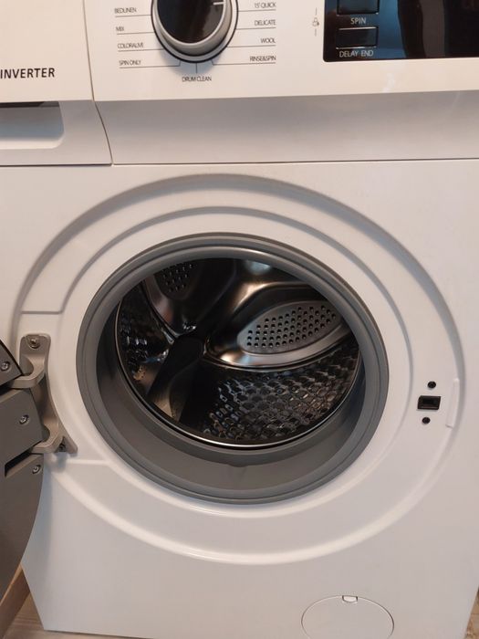 Masins spalat rufe Toshiba