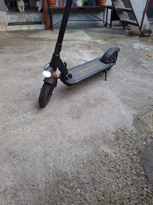 Vând trotineta electrica