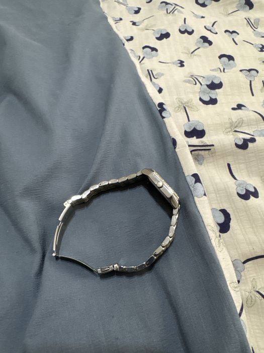 Отдам дешево часы