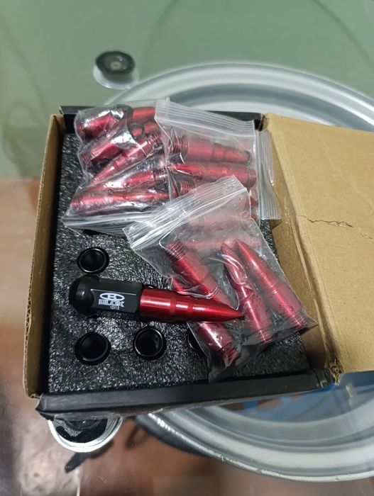 Колесные гайки на авто разных видов!