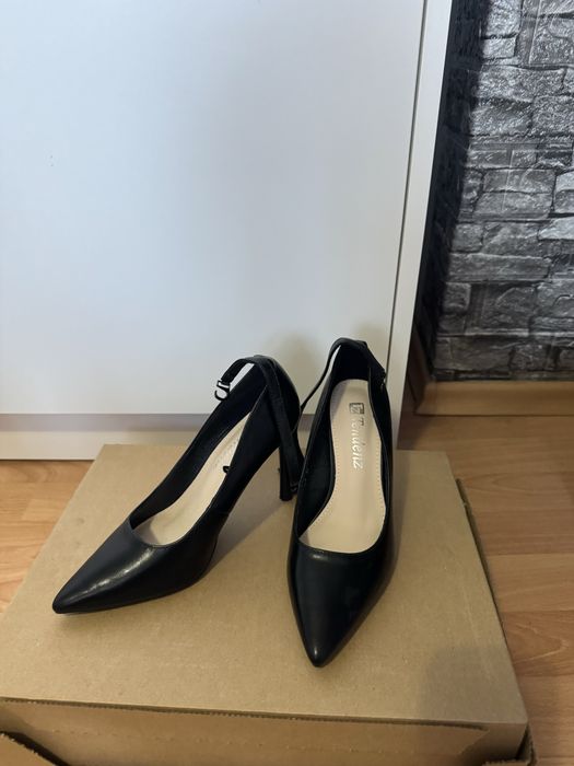 Обувки на ток Tendenz