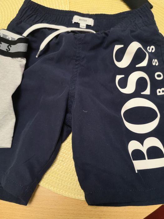 Bermude hugo boss nr. 108,pt 5ani