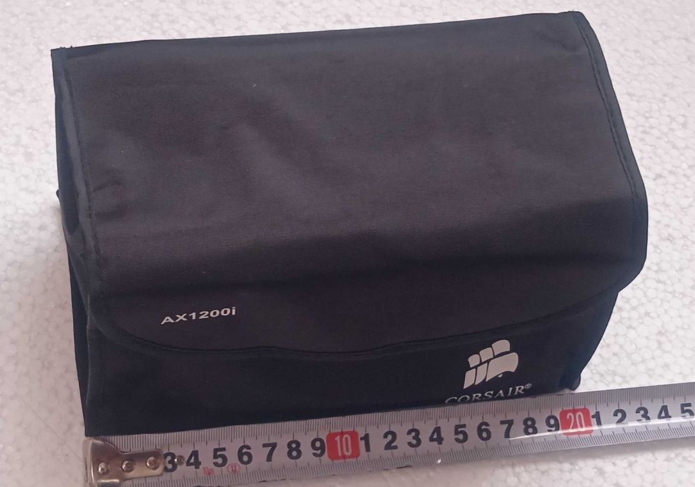 CORSAIR  ( несесер )