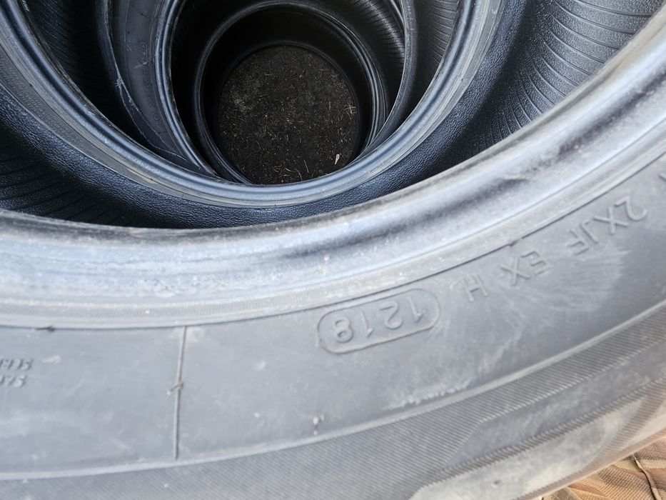 Продам шины hankook 225 /60 /R17.  2 балона