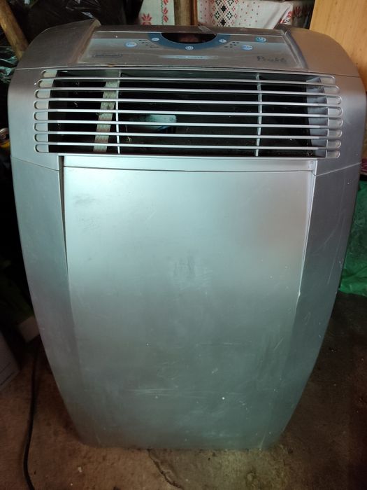Vând apărat aer condiționat portabil DeLonghi 11000Btu