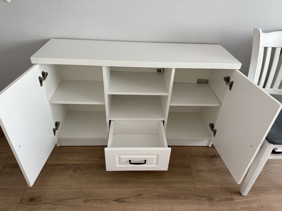 ТВ шкаф с качествени мдф пласкости