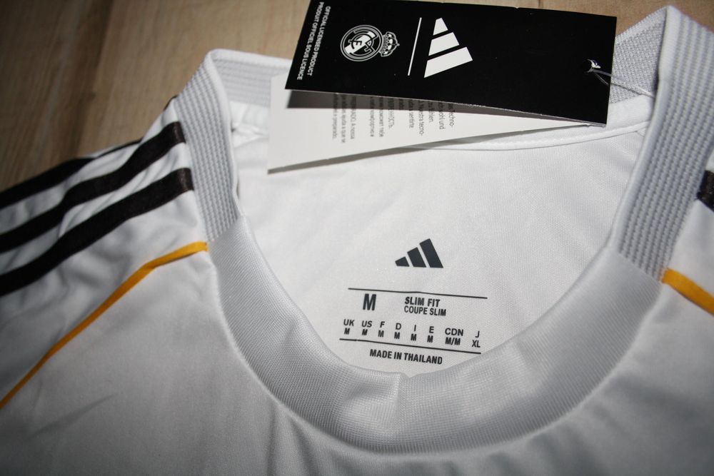 Real Madrid 25/26 домакински екип