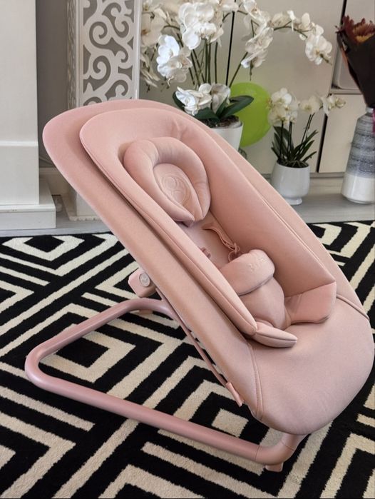 Balansoar Cybex . Balansoar nou, asamblat doar pentru fotografie reala