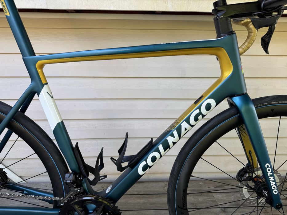 Карбонов шосеен велосипед Colnago V3 Disc Carbon – Blue/Gold