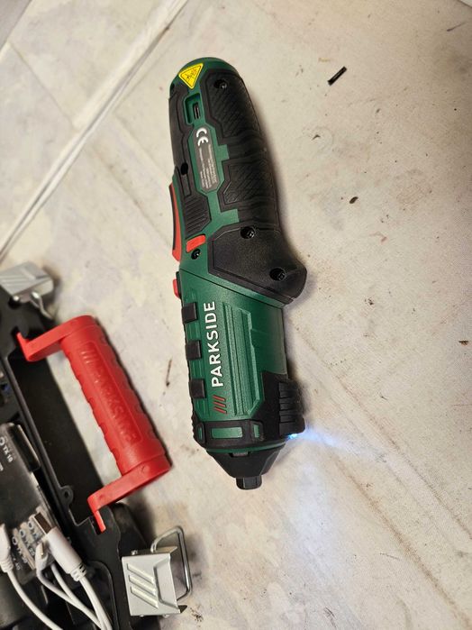 Șurubelniță Electrică cu Acumulator Parkside PSSA 4 B2 (4V) – Trusă