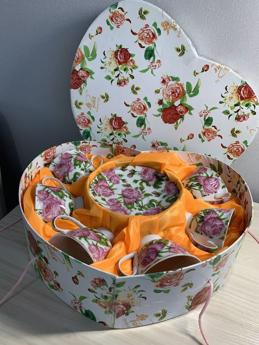 Чайный сервиз на 6 персон