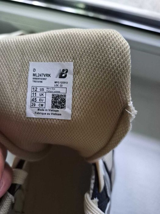 Adidasi New Balance 9060