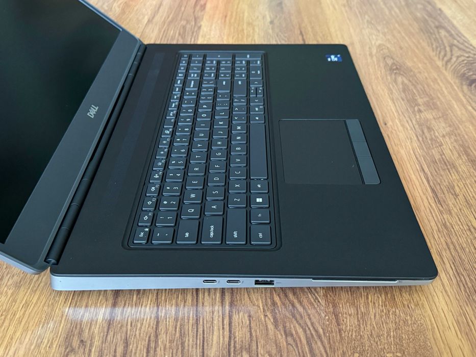 17.3' i9-11950H DELL Precision 7760 64GB DDR4/512GB NVMe/RTX A4000 8GB
