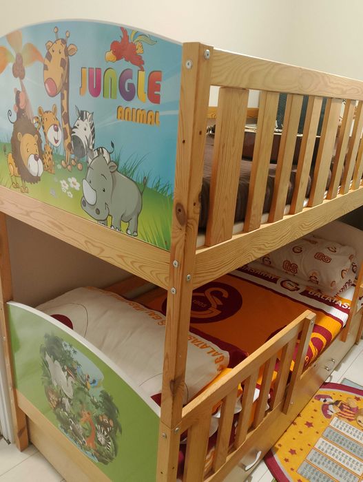 Детско двуетажно легло, бюро и гардероб