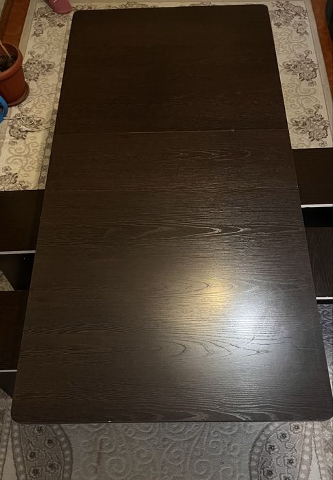 Продаю стол книжку