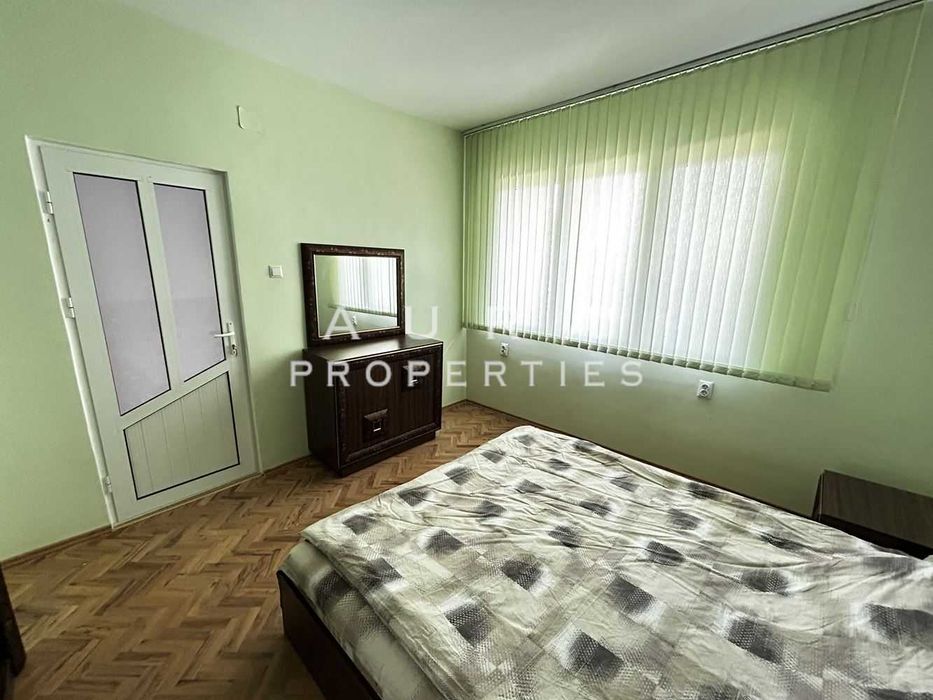 Дава се под наем Тристаен апартамент в Разград, Център - 100 кв.м за 561 € - Снимка #10