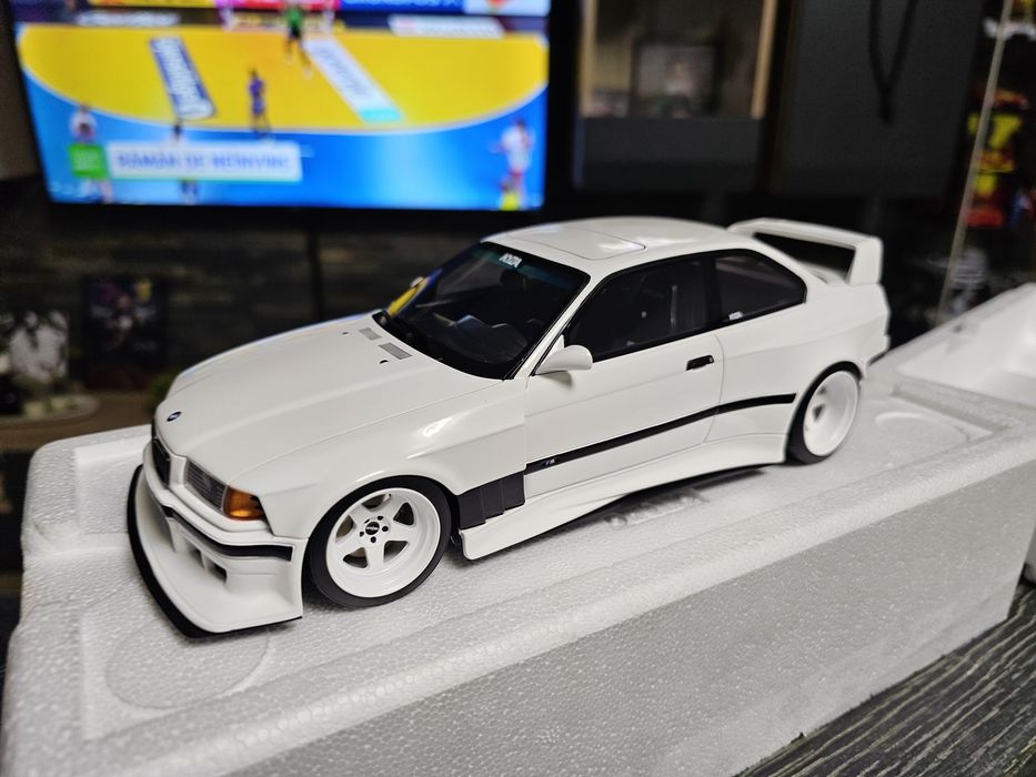 Machete macheta 1:18 solido, bburago, werk83, hotwheels ,gt  spirit