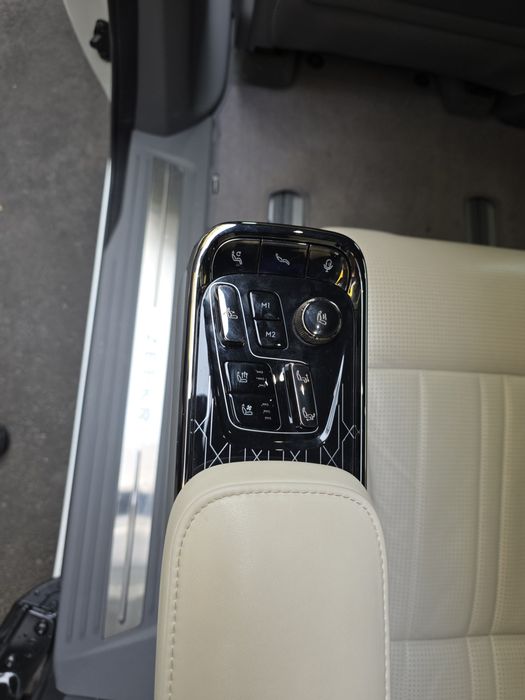 Zeekr 009 4WD 6-seats 108 kWh