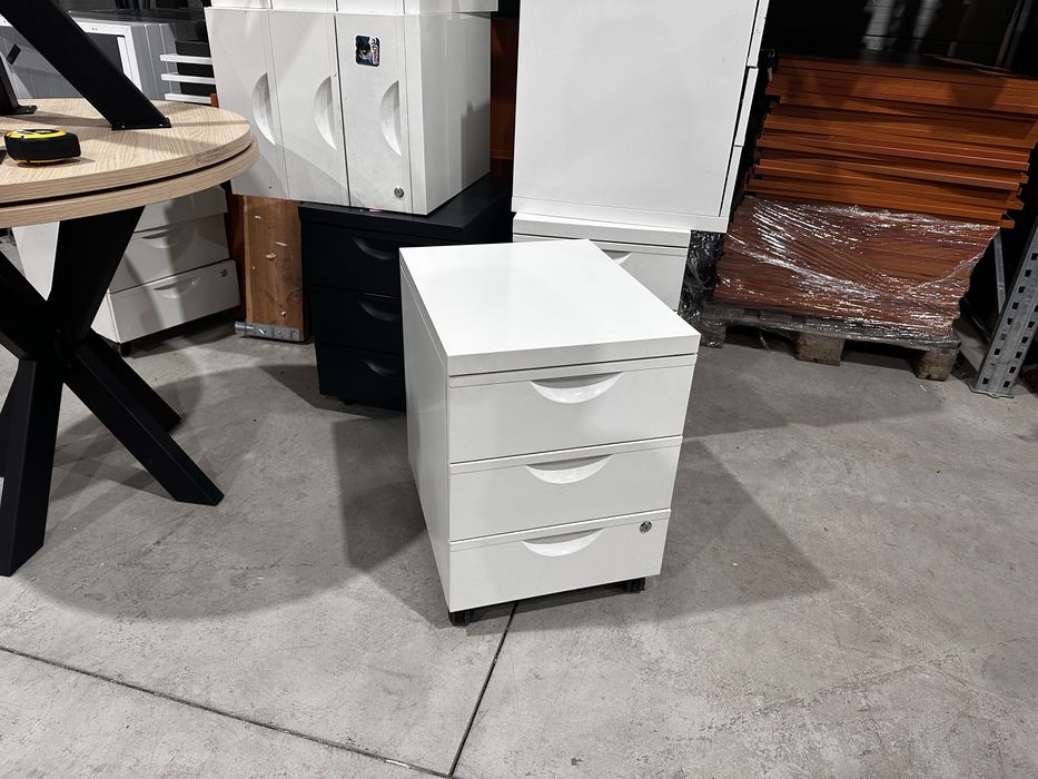 Метални офис контейнери с 3 чекмеджета – на колелца | 8 бр.