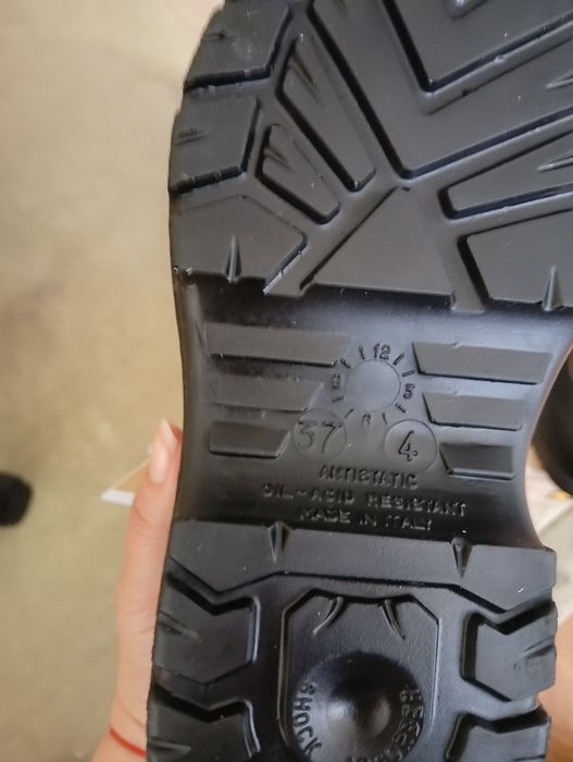 Дамски нови работни обувки 36