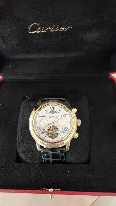 Мужские золотые часы Cartier