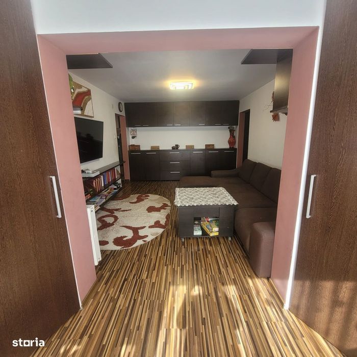 De vanzare apartament cu 4 camere Bld Grivitei