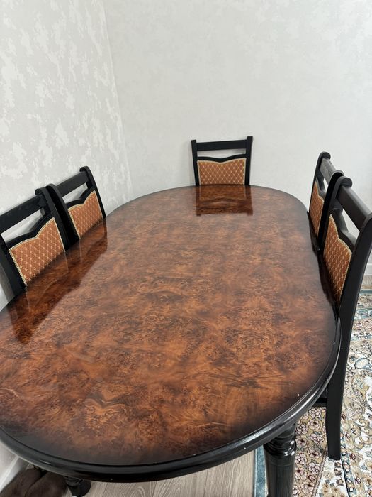 продам стол со стульями 6 шт