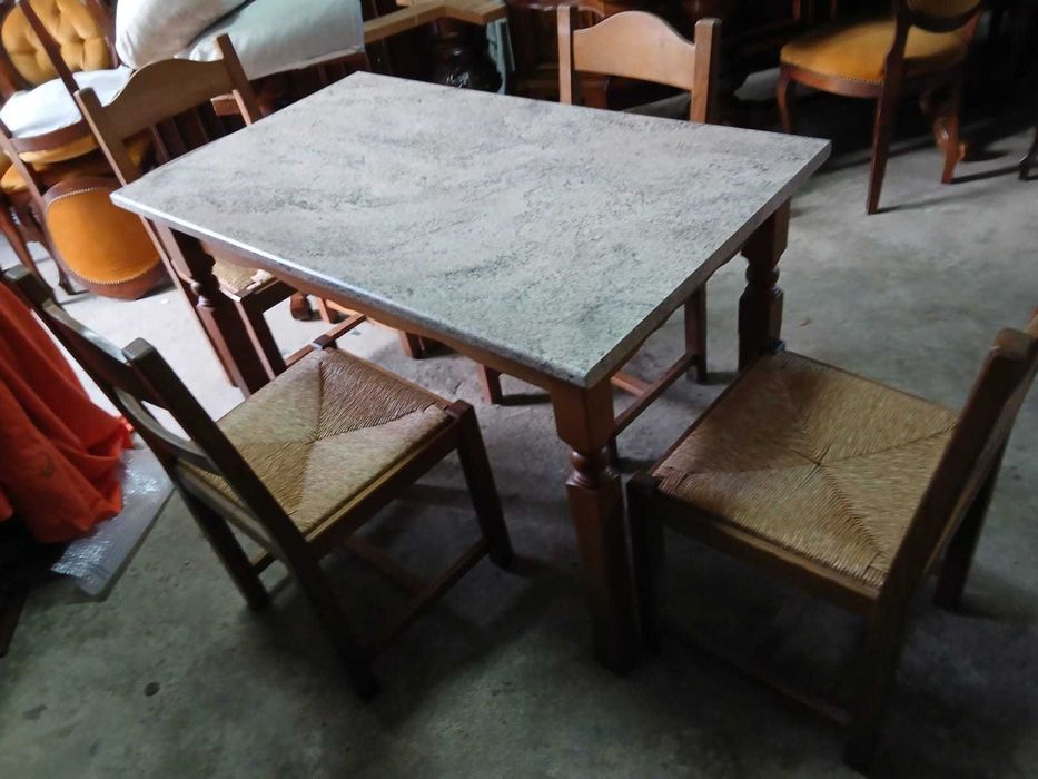 Mese de Bucatarie ... si nu numai