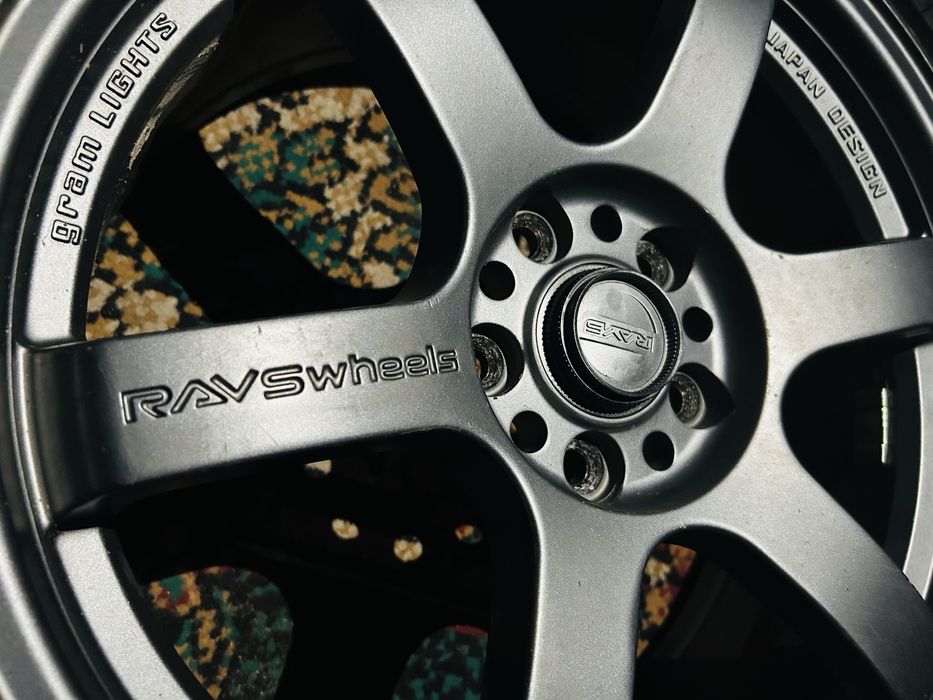 Продам шины 215/55/17 в сборе 4шт