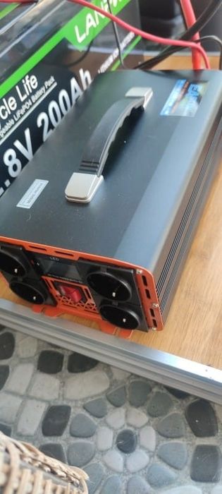 Invertor 12V-220V  24V-220V 4000W  sinus pur