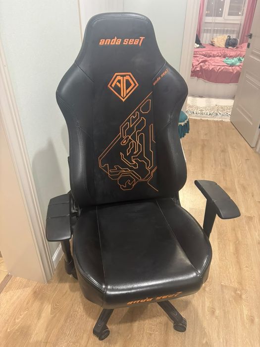 продам игровой кресло