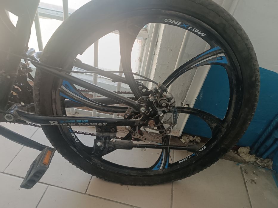 Продам велосипед на запчасти