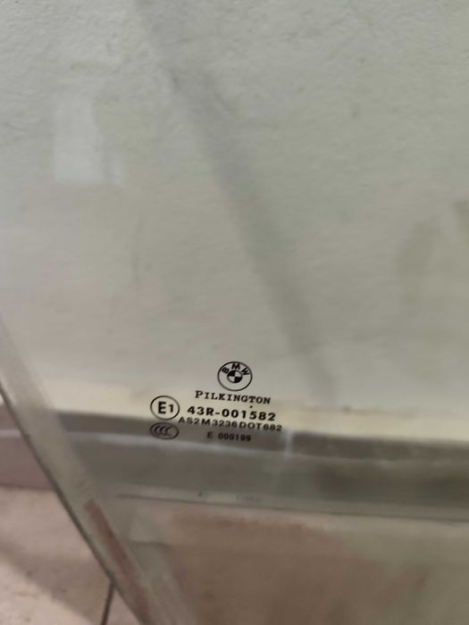 Стъкло предна дясна врата BMW 1 e87