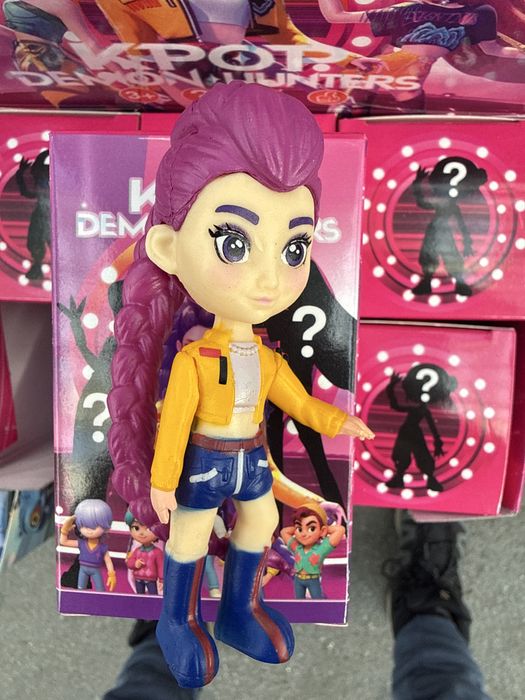 K-POP demon hunters.  Кей поп