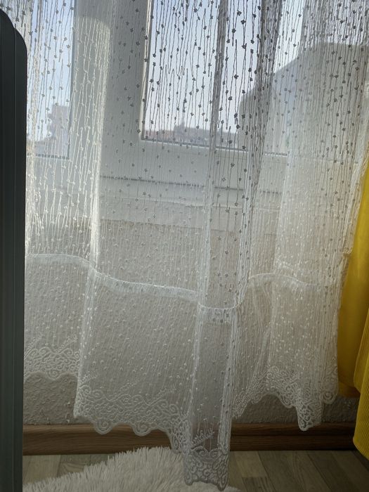 Красиво бяло перде