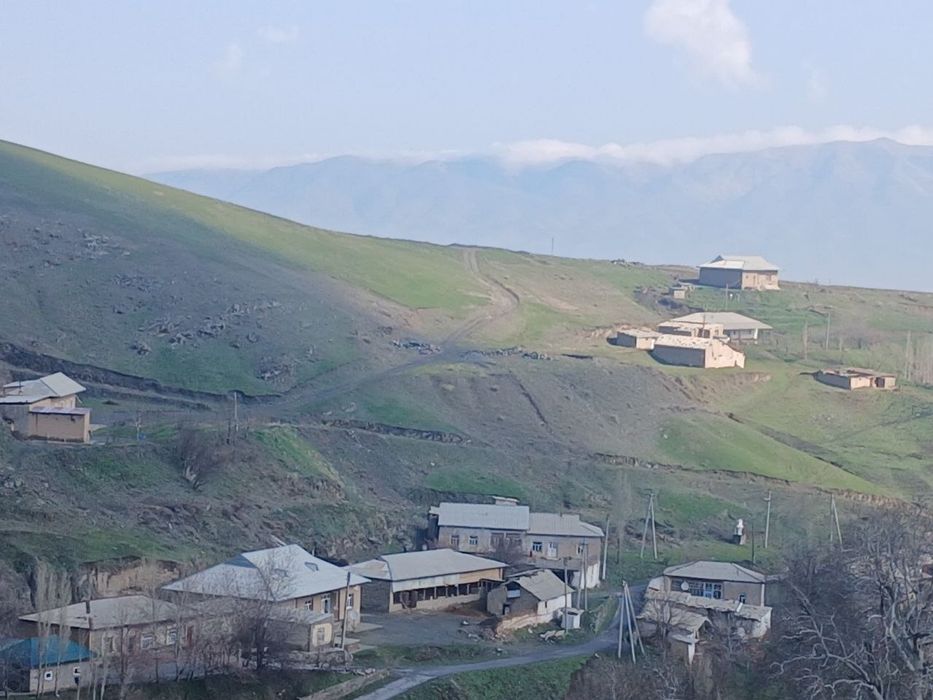 Ochiq er maydoni sotilmoqda