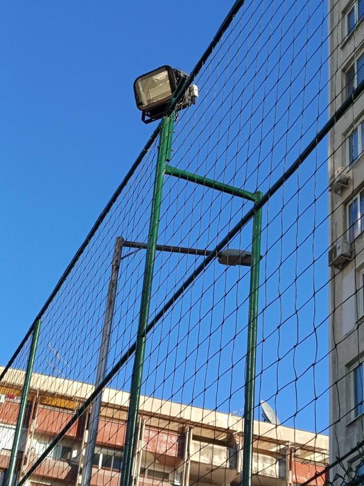 Огради поставяне на пвц мрежа