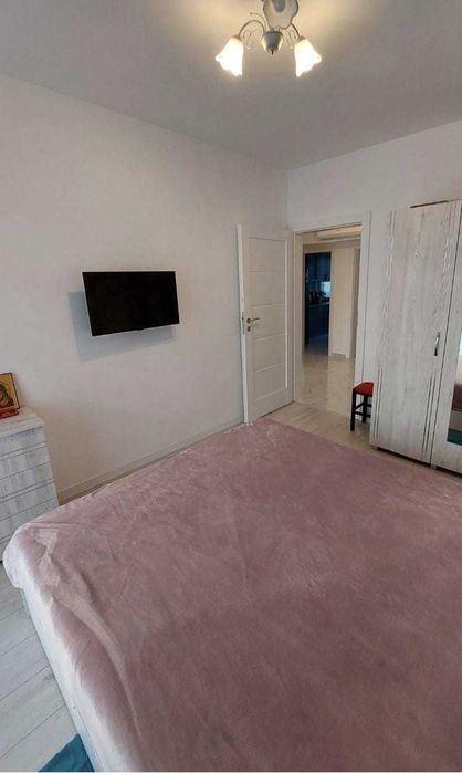 Persoana fizica,vand apartament.