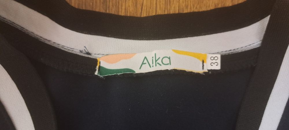 Продам жилетку для девочки