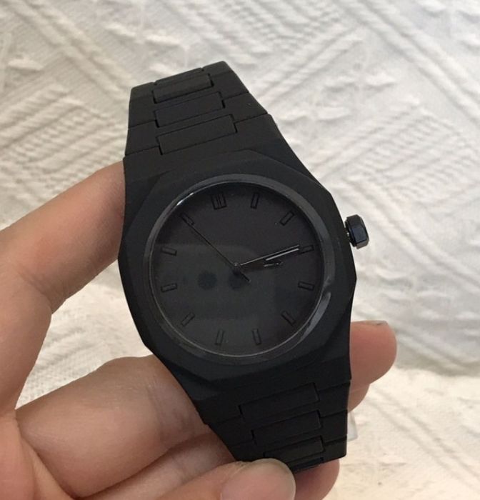 Часы украшения.