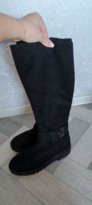 Новые сапоги зимние.